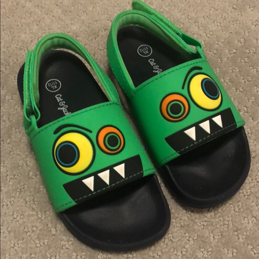 NWOT. Littles Slides with Backstrap.